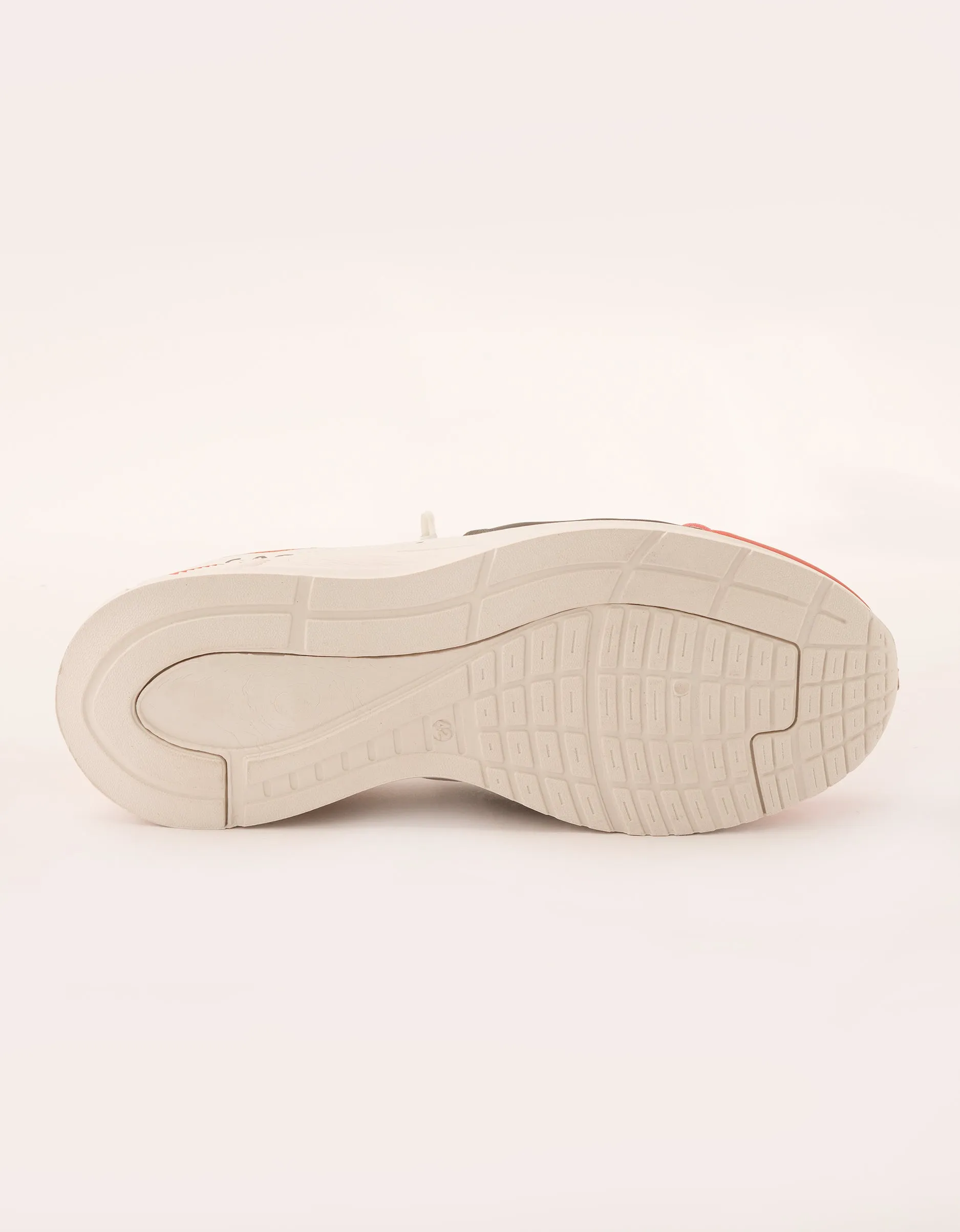 Air Pump Sporty Sneakers