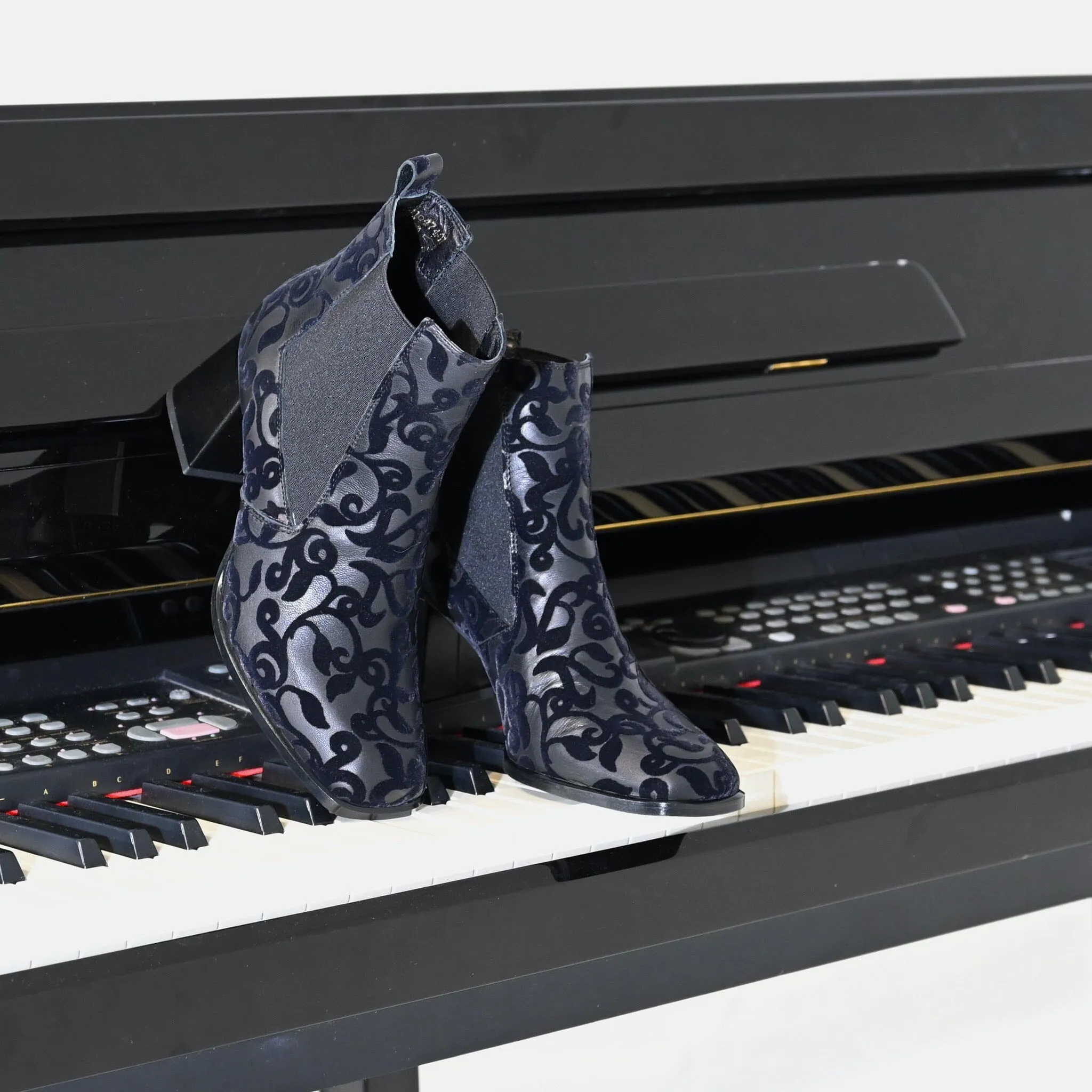 Claudia Mini - Black Floral by