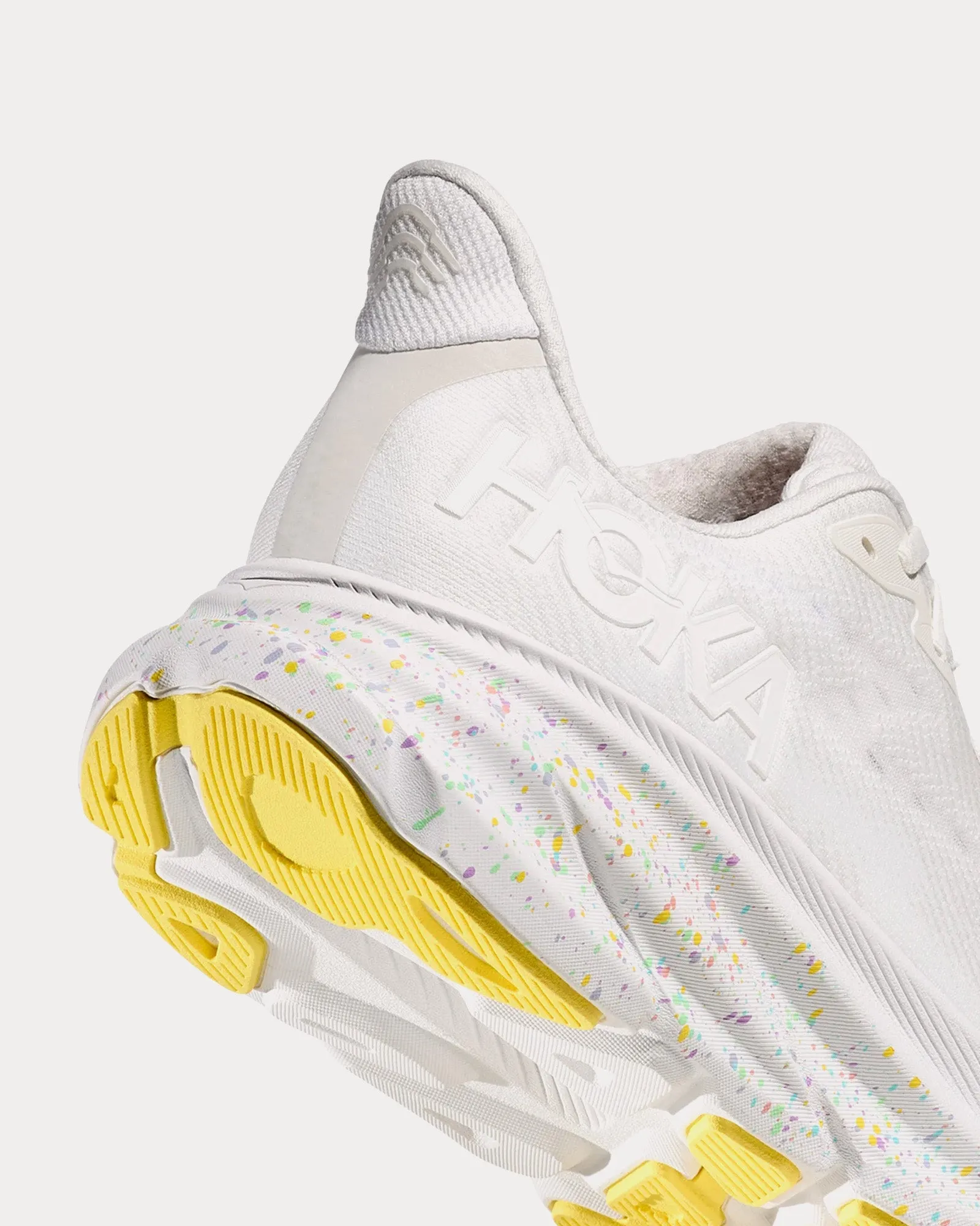 Clifton 9 White / Lemonade Running Shoes