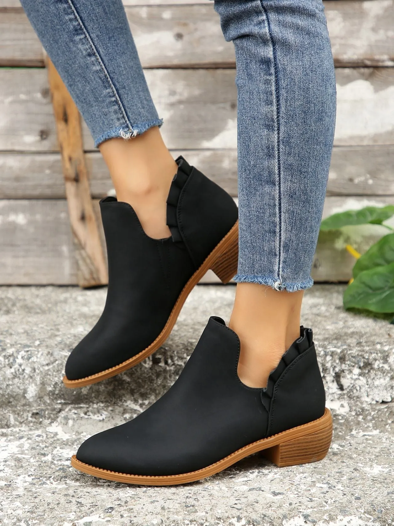 elveswallet Ruffled Detail V-cut Chunky Low Heeled Slip On Ankle Botties