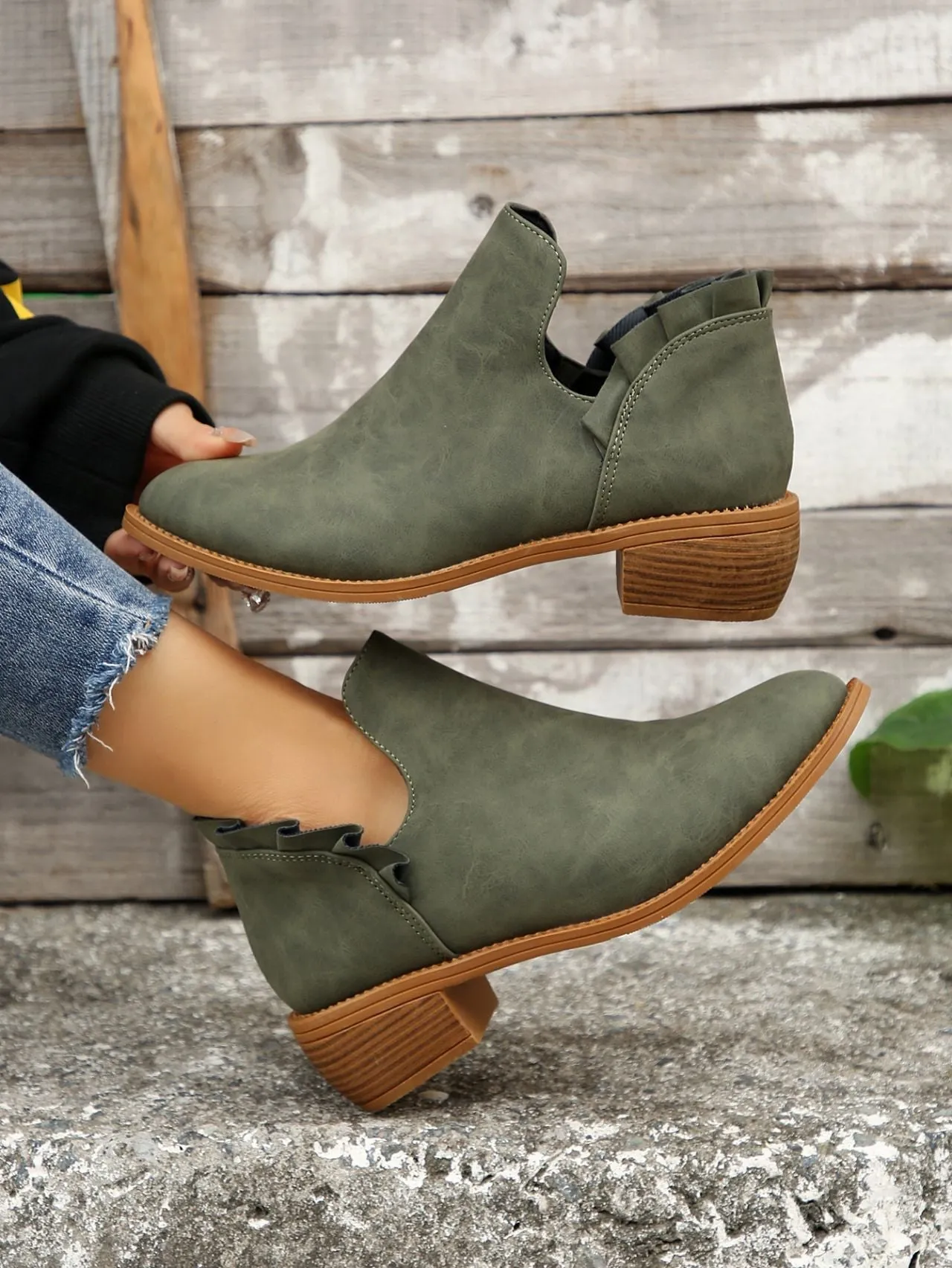 elveswallet Ruffled Detail V-cut Chunky Low Heeled Slip On Ankle Botties