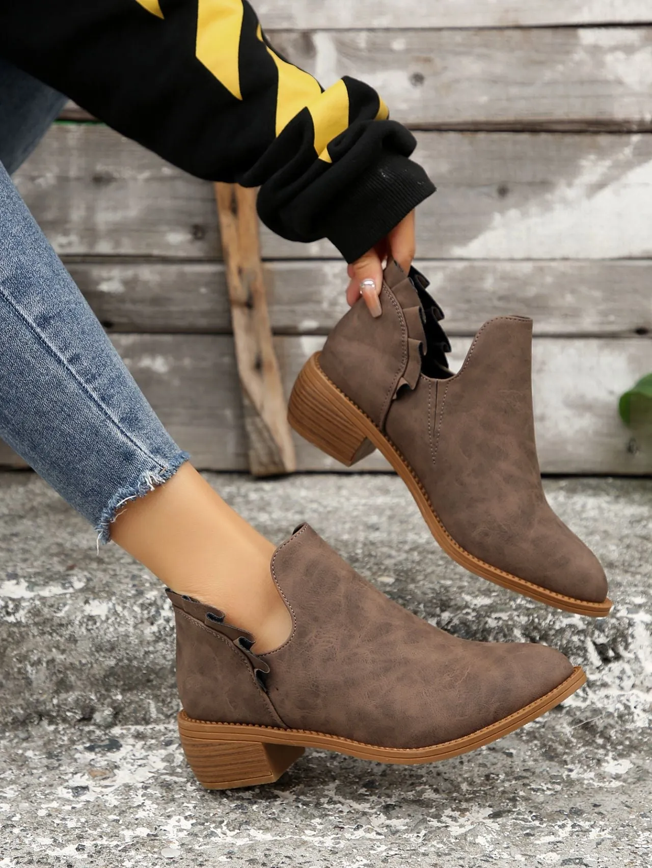 elveswallet Ruffled Detail V-cut Chunky Low Heeled Slip On Ankle Botties