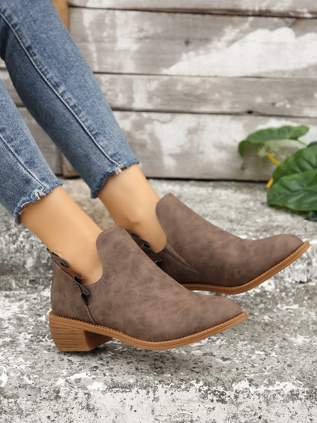 elveswallet Ruffled Detail V-cut Chunky Low Heeled Slip On Ankle Botties