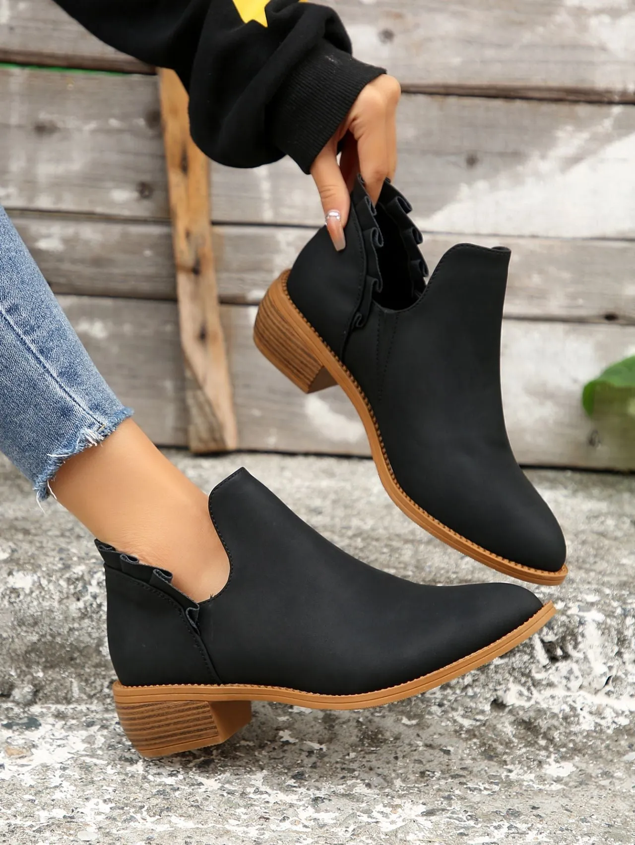 elveswallet Ruffled Detail V-cut Chunky Low Heeled Slip On Ankle Botties
