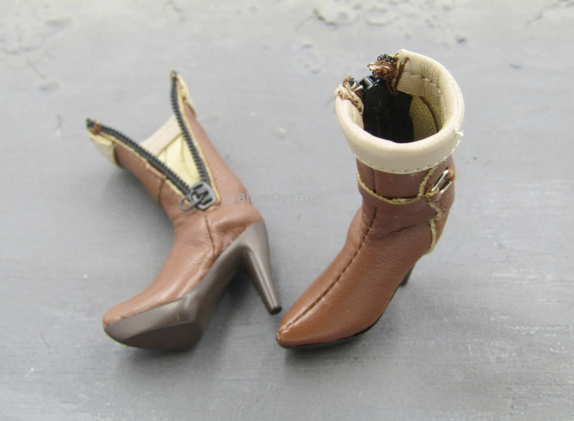 Heart King - Brown High Heeled Boots w/Zip Up Sides (Peg Type)