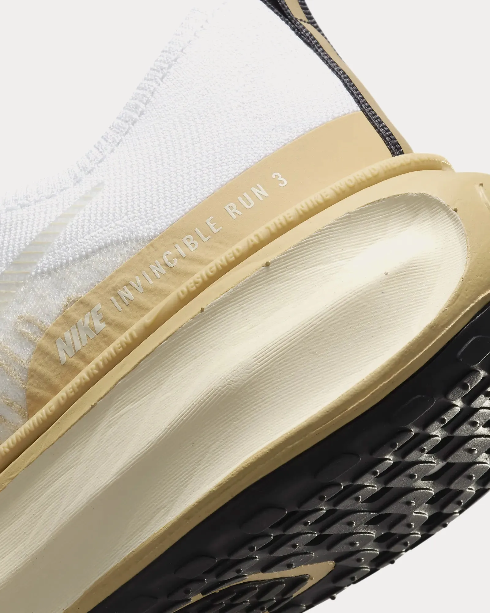 Invincible 3 White / Sesame / Anthracite / Coconut Milk Running Shoes