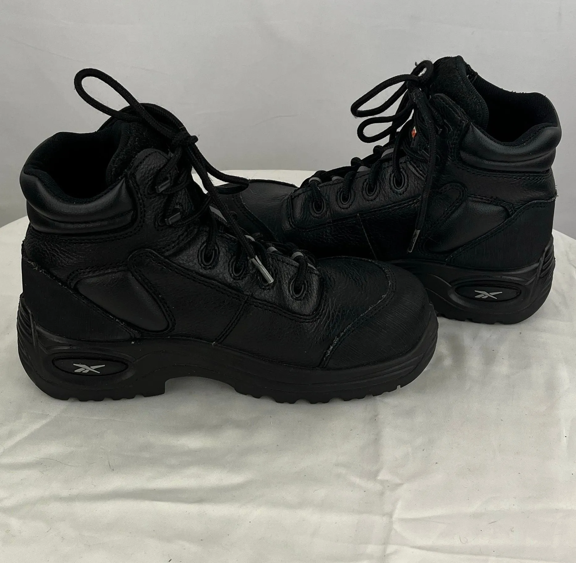 Reebok Unisex Kids Black Leather Hiking Athletic Shoes Boys 5/Girls 7