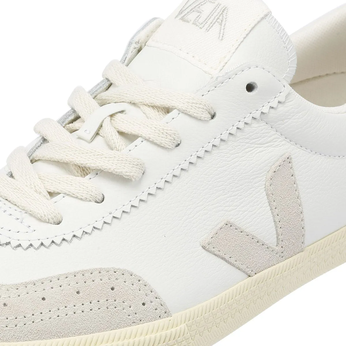 Veja Volley Leather Women's White Trainers